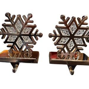 2 very nice non slip snow flake stocking holders.